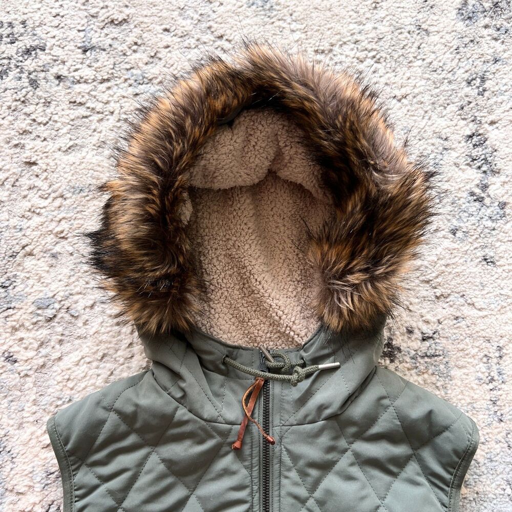 Eddie Bauer Quilted Vest Women's S Olive Faux Fur Hood Sherpa Lined - Picture 2 of 10